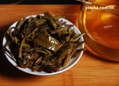 班章茶顏色、口感和品種：探索班章茶的色、味道和多樣性