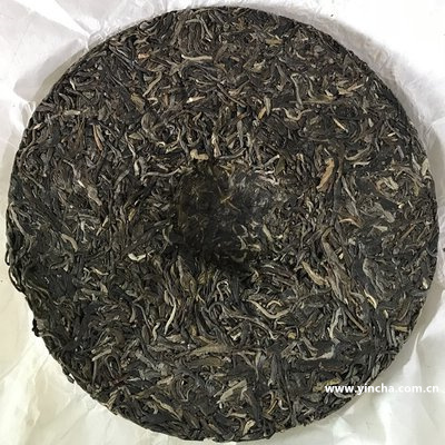 曼班老寨古樹茶口感特點(diǎn)及其特點(diǎn)，熟悉曼班老寨普洱茶的故鄉(xiāng)