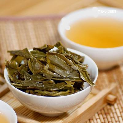 普洱茶有樹枝或茶梗是正常嗎？解析普洱茶里的樹枝、茶梗、小樹枝及茶葉品質(zhì)疑問