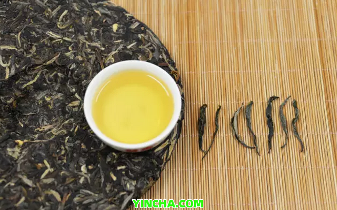 06年龍潤(rùn)茶826熟茶普洱茶價(jià)格分析與比較，探究市場(chǎng)行情與口感特點(diǎn)